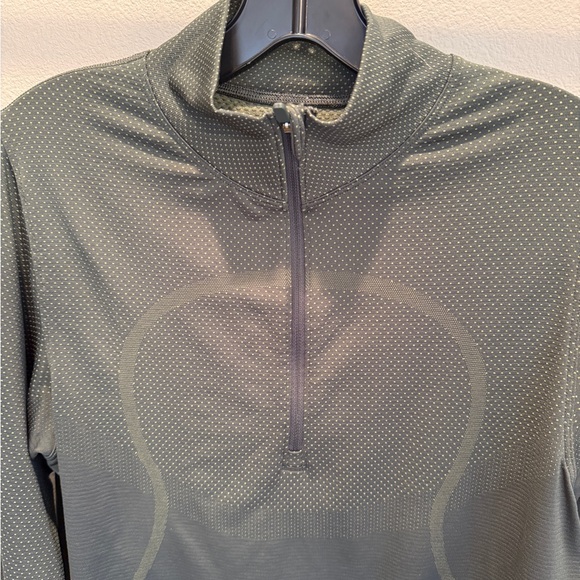 lululemon Swiftly Relaxed Fit 1/2 Zip - Picture 3 of 6